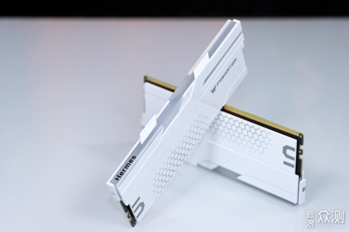 怒超 DDR5 7600！ Acer掠夺者 DDR5 6800 16g*2_新浪众测